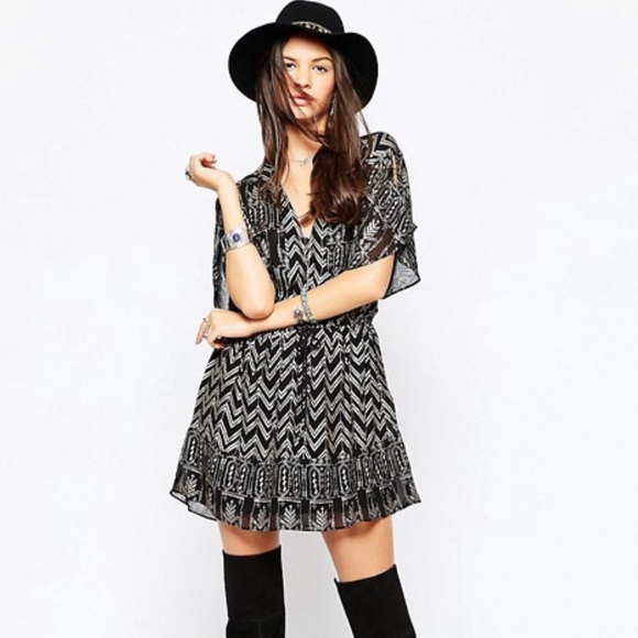 Free People Dresses & Skirts - Worn Once Free People Black & Gold Tunic Dress XS